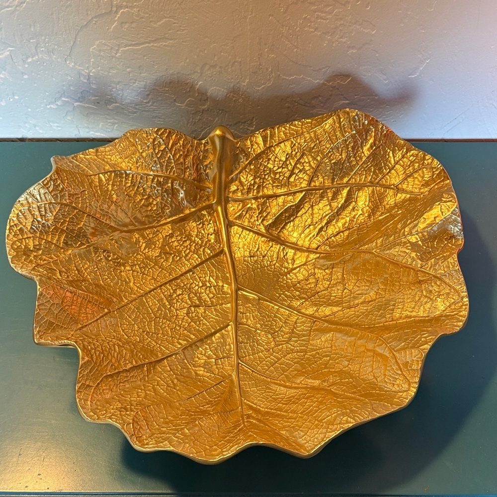 Vintage Virginia MetalCrafters Alloy / Gold Vintage Sea Grape Bowl